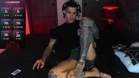 Snapshot of jhonny_ackerman chatting on 12.17.25 jhonny_ackerman online show from 12.17.25