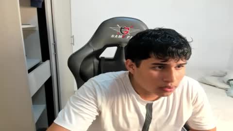 Snapshot of jhonny_dickm chatting on 09.25.25 jhonny_dickm online show from 09.25.25