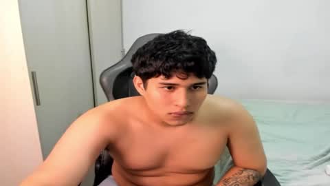 Snapshot of jhonny_dickm chatting on 10.14.25 jhonny_dickm online show from 10.14.25