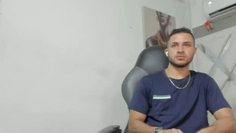 Snapshot of jhonny_flames7 chatting on 12.18.24 jhonny online show from 12.18.24