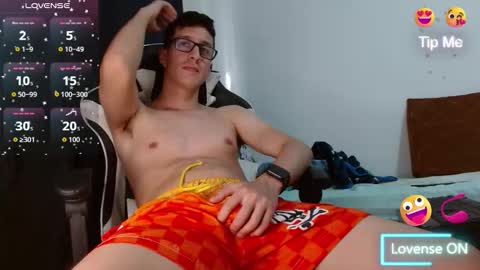 Snapshot of jhonny_hot_s chatting on 09.17.25 Jhonny independent model online show from 09.17.25