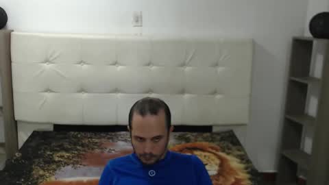 jhontorres018 online show from 11.19.25