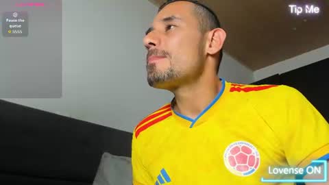 Snapshot of jhonyalzate chatting on 07.04.26 Jhony Alzate online show from 07.04.26