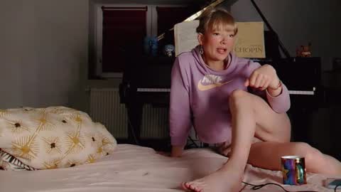 Anya online show from 03.04.26