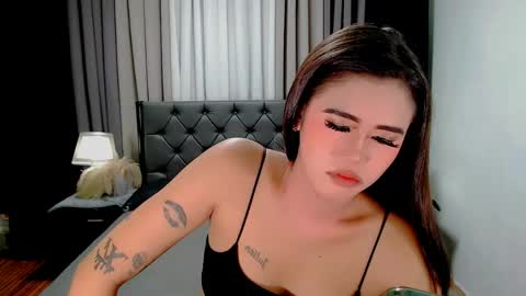 jhuliana_and_charles_room online show from 04.21.26