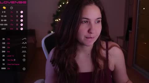 jia_lisaa online show from 12.08.24