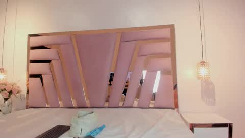 Snapshot of jiggly_ chatting on 11.11.25 Jiggly online show from 11.11.25