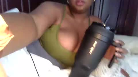 Snapshot of jigglypineapples chatting on 02.17.25 goldenbaby online show from 02.17.25