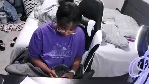 Snapshot of jigglypineapples chatting on 09.13.25 goldenbaby online show from 09.13.25