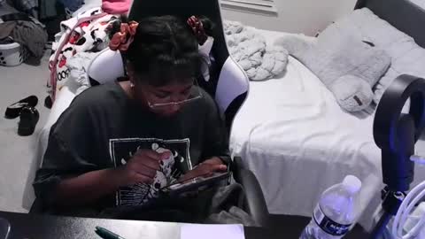 Snapshot of jigglypineapples chatting on 09.17.25 goldenbaby online show from 09.17.25