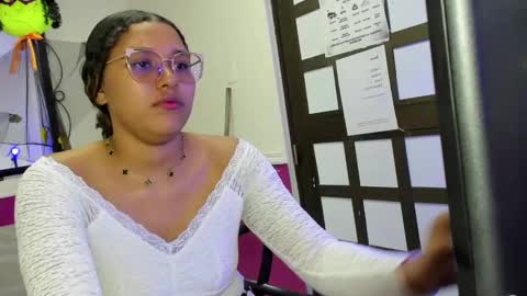 Jimena  online show from 09.23.25