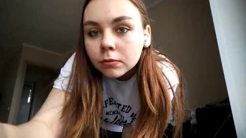 Snapshot of jinjines chatting on 12.16.25 Loli online show from 12.16.25