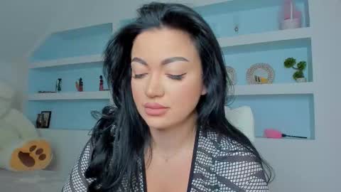 Juliee online show from 11.28.25