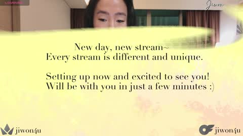 Snapshot of jiwon4u chatting on 01.25.25 Jiwon online show from 01.25.25