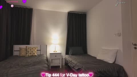 Snapshot of jiwon4u chatting on 02.16.25 Jiwon online show from 02.16.25