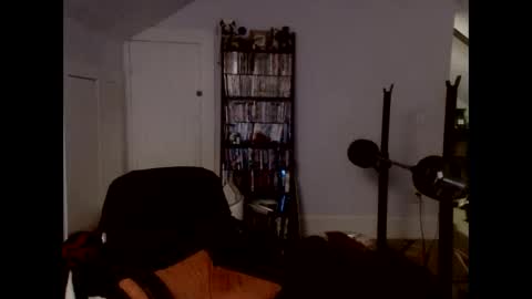 Snapshot of jizzmoe chatting on 01.23.25 akuma online show from 01.23.25