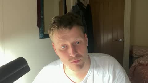 Snapshot of jjjamesxx chatting on 12.16.25 jjjamesxx online show from 12.16.25