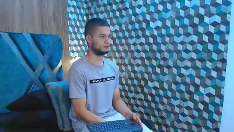 Snapshot of joaho_fernandez chatting on 06.24.26 Joao online show from 06.24.26