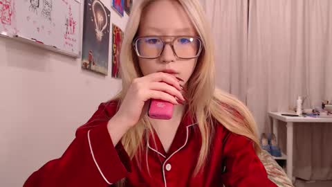 joan_kiss online show from 09.30.25