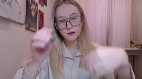 joan_kiss online show from 02.14.26