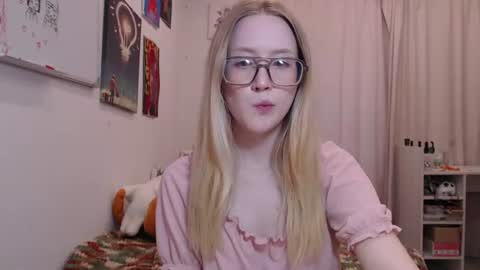 Snapshot of joan_kiss chatting on 06.22.26 joan_kiss online show from 06.22.26