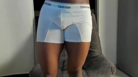 JOAN SAENZ online show from 01.04.25