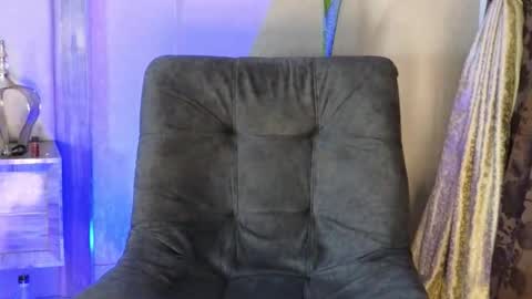 JOAN SAENZ online show from 11.04.25