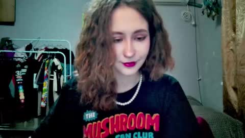 Joannatompson online show from 09.15.25