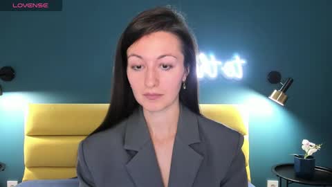 Snapshot of joannelson chatting on 09.17.25 Joan online show from 09.17.25