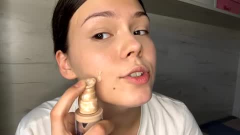 Snapshot of jodeesolarz chatting on 07.26.26 Mila online show from 07.26.26