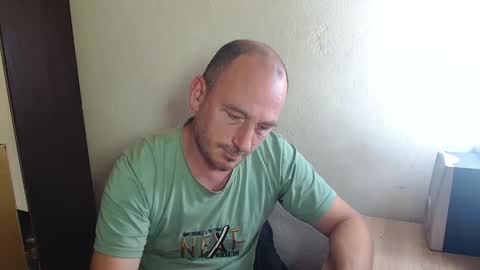 Snapshot of johanbarker chatting on 10.27.25 Johan online show from 10.27.25