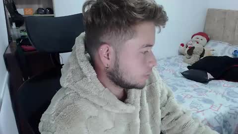 JOHAN independient model online show from 12.30.24