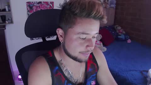 JOHAN independient model online show from 12.17.25