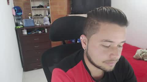 JOHAN independient model online show from 02.23.26