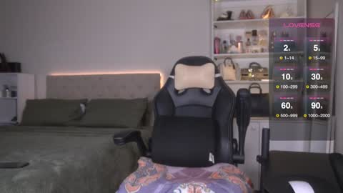 Snapshot of johannarodriguez23 chatting on 12.20.24 Johanna Rodriguez online show from 12.20.24