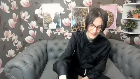 Snapshot of john__strong chatting on 05.30.26 john__strong online show from 05.30.26
