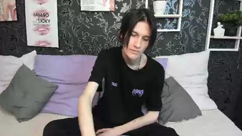 Snapshot of john__strong chatting on 06.20.26 john__strong online show from 06.20.26