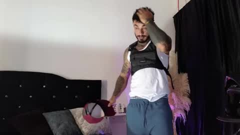 John  online show from 11.08.25