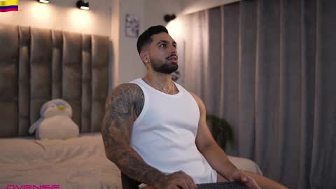 Snapshot of john_king29 chatting on 10.27.25 john online show from 10.27.25