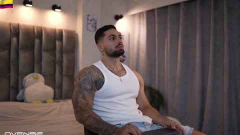 Snapshot of john_king29 chatting on 11.02.25 john online show from 11.02.25