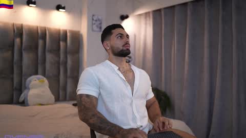 Snapshot of john_king29 chatting on 11.04.25 john online show from 11.04.25