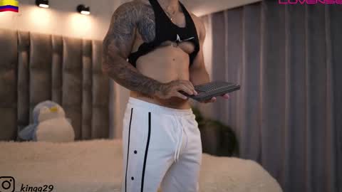 Snapshot of john_king29 chatting on 11.08.25 john online show from 11.08.25