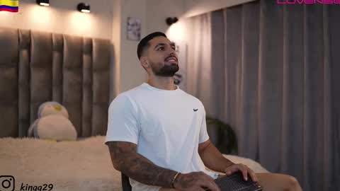 Snapshot of john_king29 chatting on 11.11.25 john online show from 11.11.25