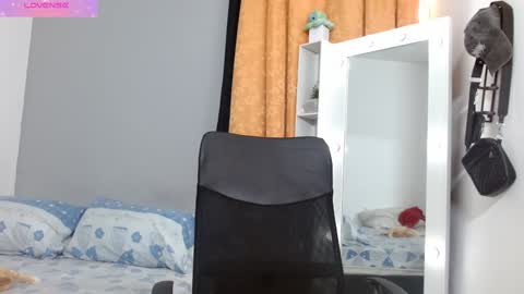 john_ssnow29 online show from 12.13.24