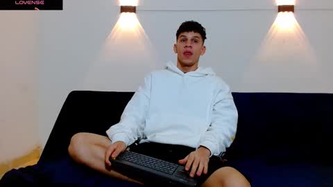 john_ssnow29 online show from 12.20.25