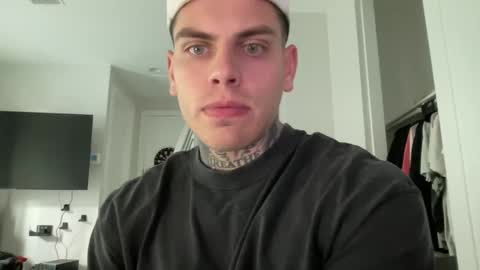 Snapshot of johnafterdark chatting on 01.10.25 JAXX online show from 01.10.25