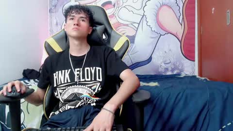 Snapshot of johnny_cagee chatting on 12.18.24 johnny_cagee online show from 12.18.24