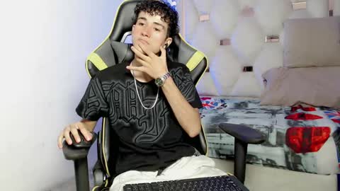 Snapshot of johnny_cagee chatting on 09.19.25 johnny_cagee online show from 09.19.25