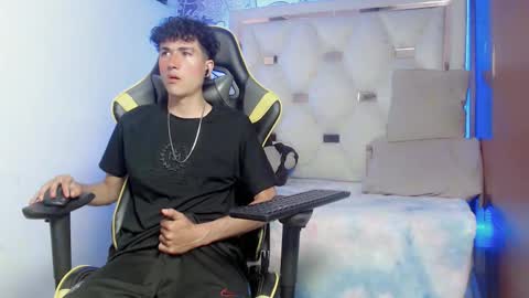 johnny_cagee online show from 11.08.25