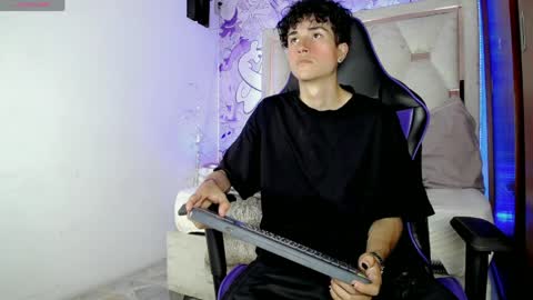 johnny_cagee online show from 04.13.26